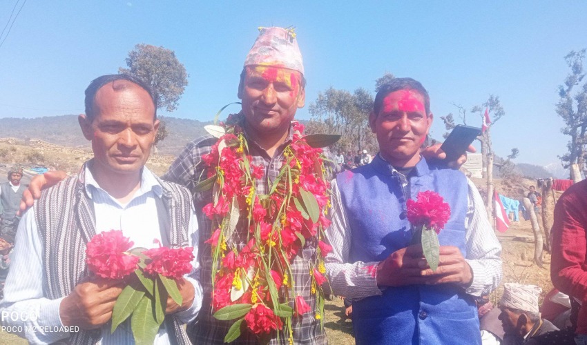 एमालेबाट निर्वाचित वडाध्यक्ष काँग्रेसमा लागे