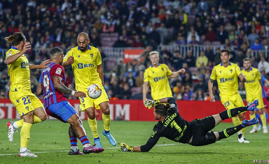 बार्सिलोना काडिजसँग घरेलु मैदानमै पराजित