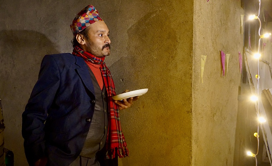 सुजन चापागाईंले ल्याए बसाइँसराइको कथामा ‘घुमी घुमी’