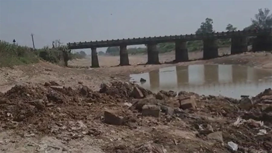 जब चोरले काटेर लग्यो ६० फिट लामो पुल