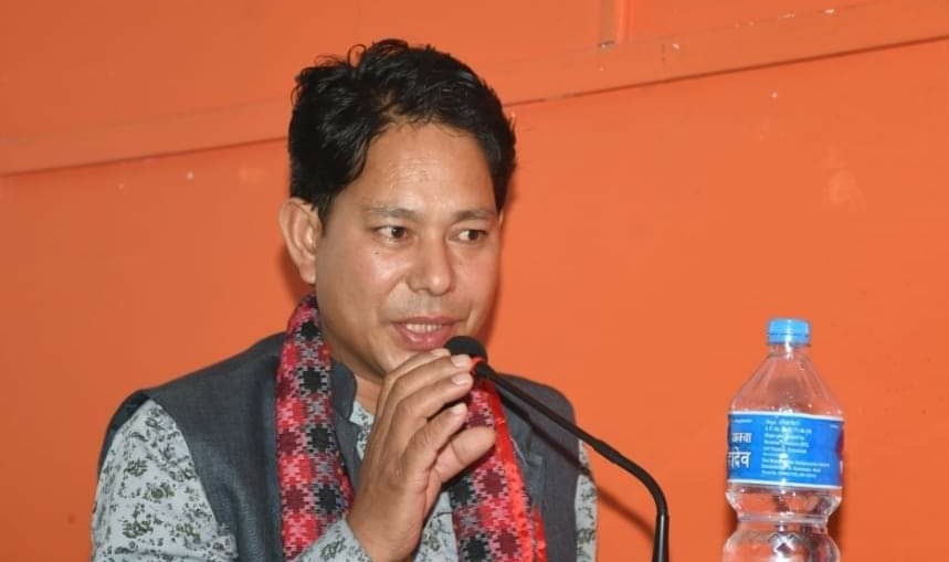 काँग्रेस बाजुराका पुर्व सचिव अएडीले गरे त्रिबेणीकाे मेयरमा स्वतन्त्त्र उम्मेदवारी दर्ता