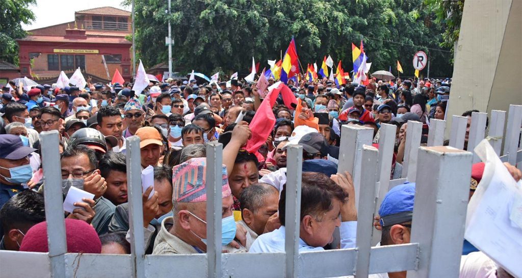 ५ बजेसम्म लाइन बस्नेहरुले मनोनयन दर्ता गर्न पाउने