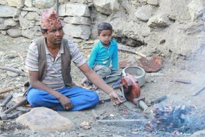 जीविकोपार्जन आरन व्यवसायको भरमा