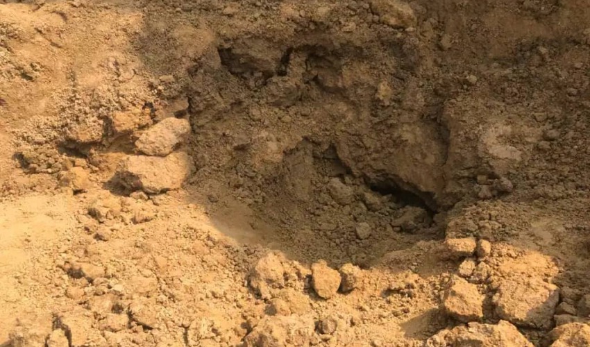 डोटीमा माटोको ढिस्कोले पुरिएर एक किशोरको मृत्यु