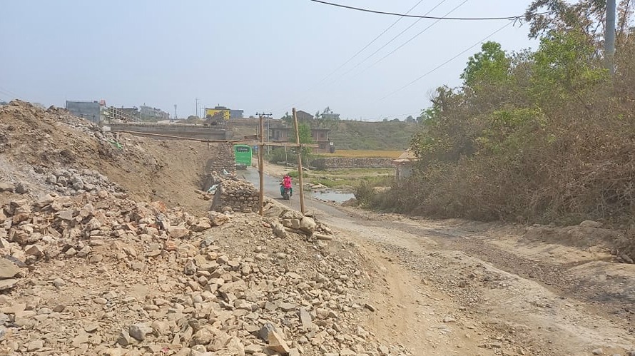 आठ वर्षसम्म पनि बनेन दाङको पत्रेखोला पुल