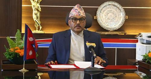 काममा फर्किए गभर्नर, भने–पूर्वाग्राही भएर काम गर्दिनँ