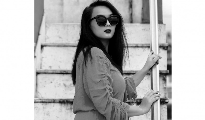 अस्ताईन् परिवारको सहारा एयर होस्टेस किस्मी