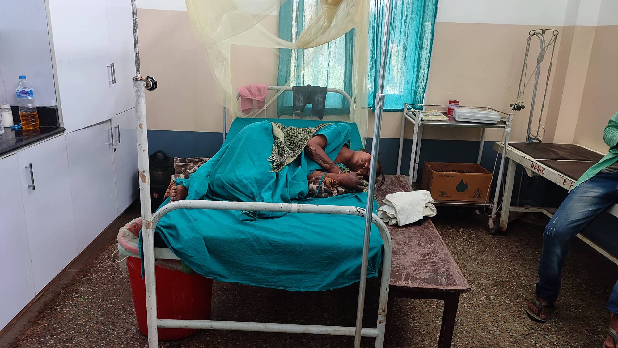 बाजुराकी २३ बर्षयि महिलाको उपचारमा समस्या