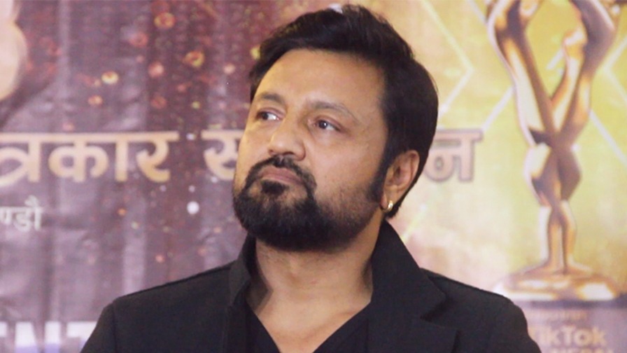 ‘बलात्कार हुनेबित्तिकै चिच्याउनुपर्छ’ भनेपछि रमेश उप्रेती विवादमा