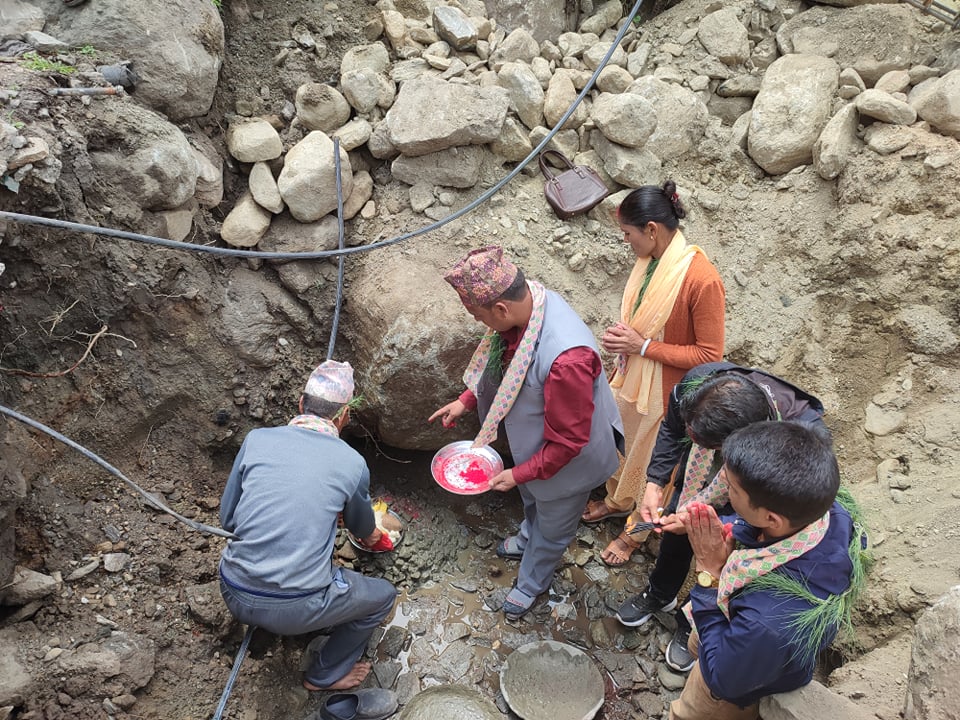 बडीमालिकाका नगरप्रमुख खड्काले गरे विद्यालय भवनको सिलान्यास