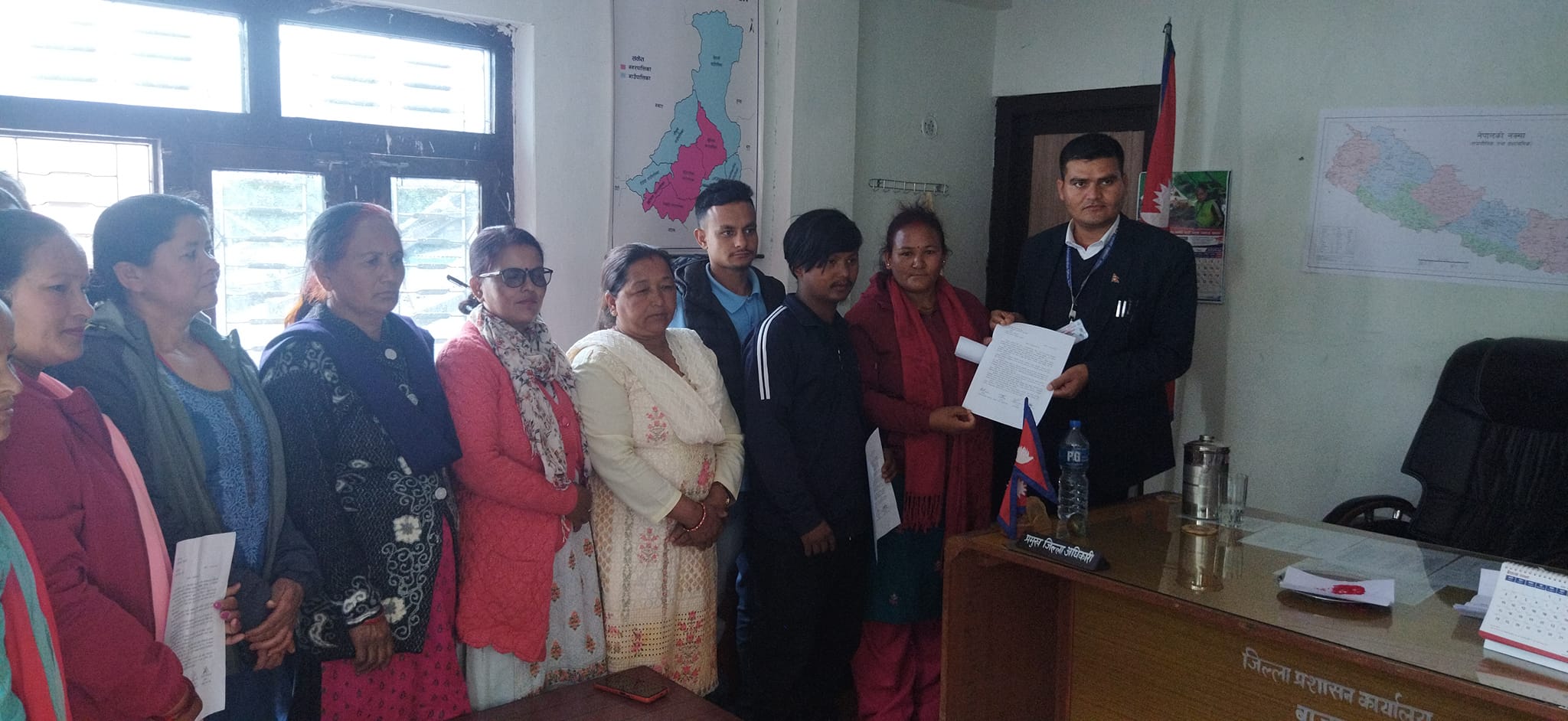 पेट्रोलियम पदार्थको मुल्य वृद्धि घटाउन एमाले बाजुराका भातृ संगठनको माग