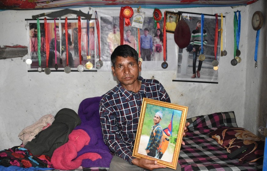 ‘छोरो मर्‍यो, न्याय नमरोस्’