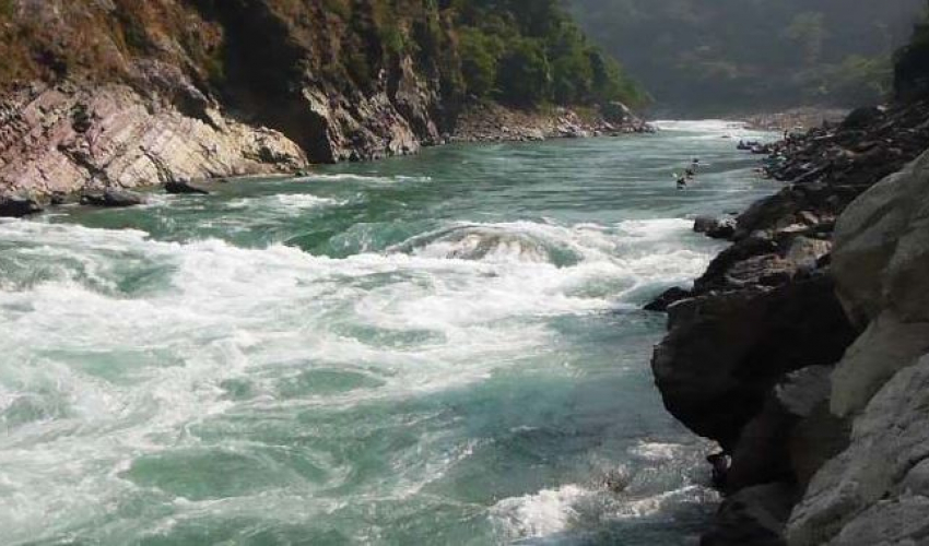 बझाङको सेती नदीमा हाम फालेर एक जना बेपत्ता