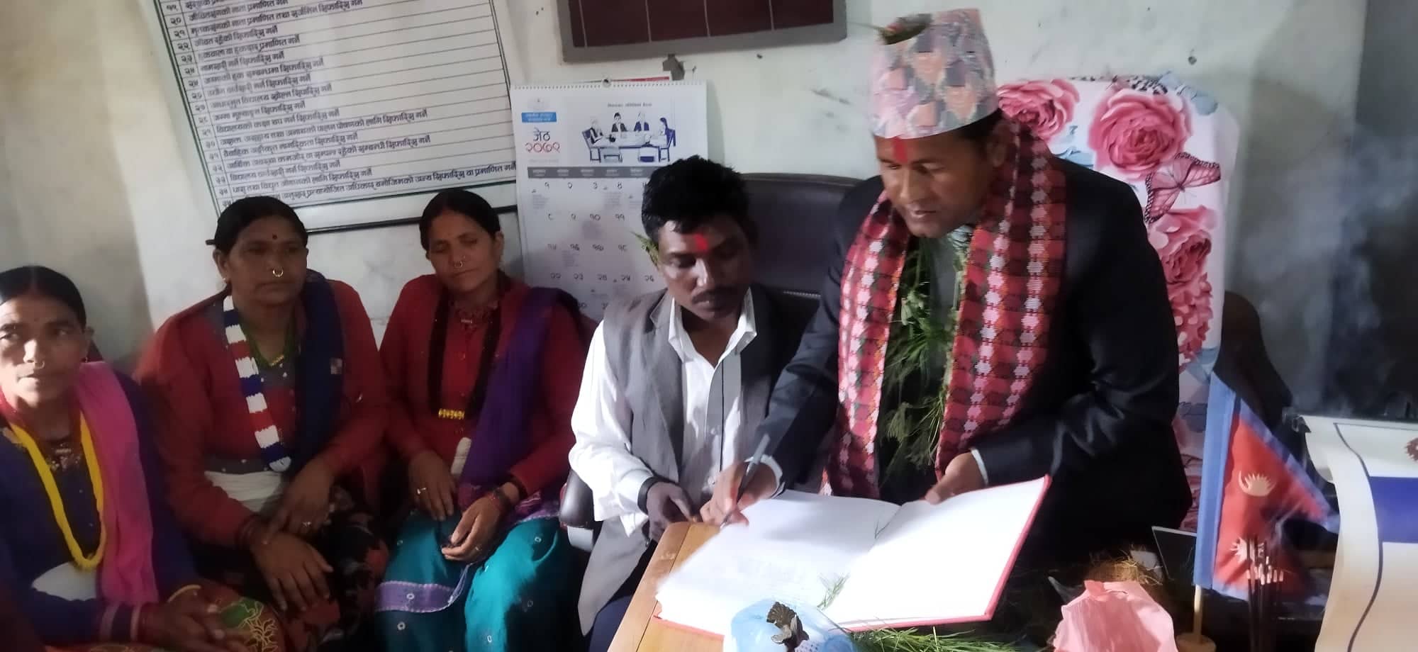 बडीमालिका ९ का नवनिर्वाचित जनप्रतिनिधिले गरे पदभार ग्रहण