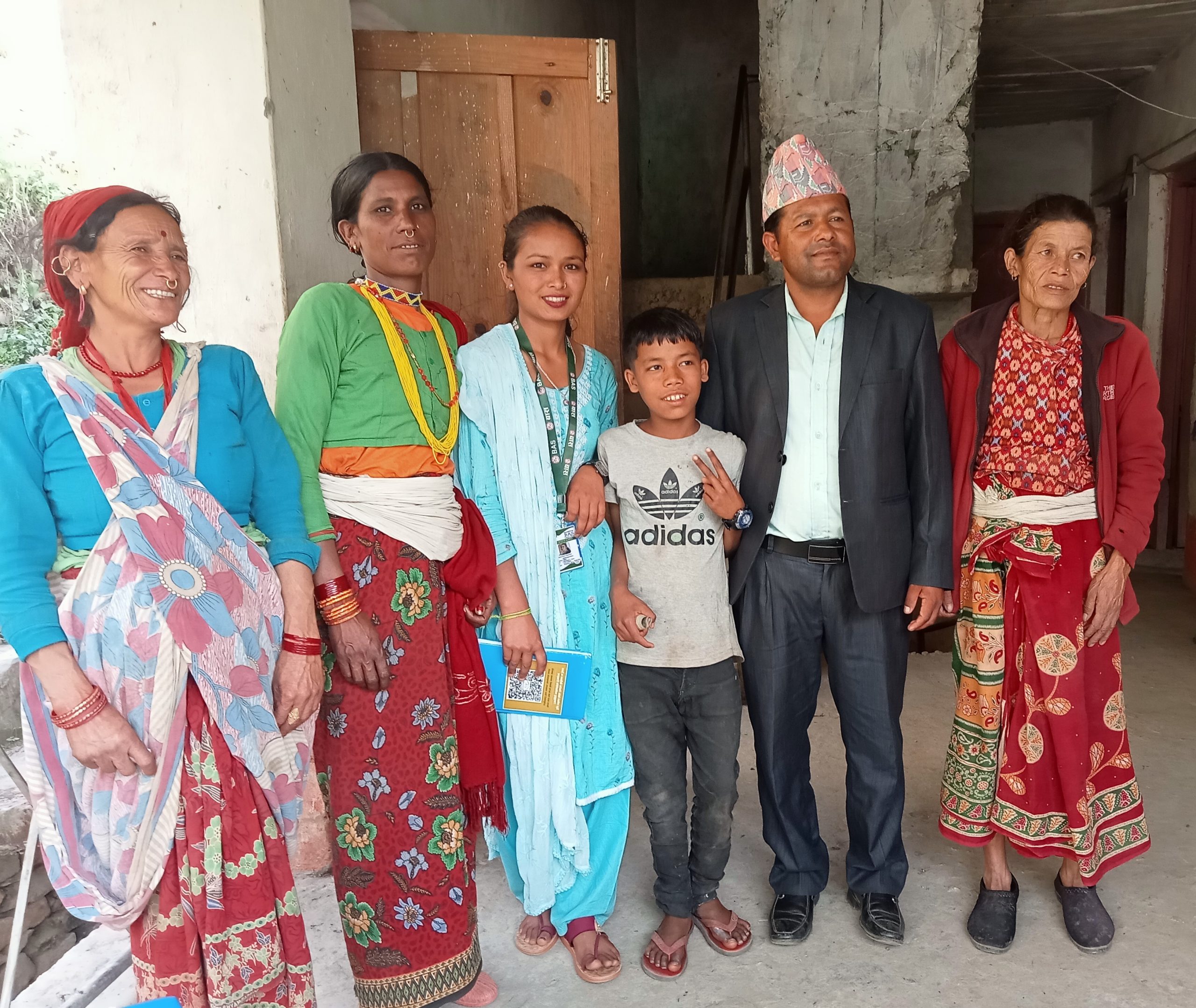 एकल महिला तथा बालवालिकालाई आर्थिक सहयोग