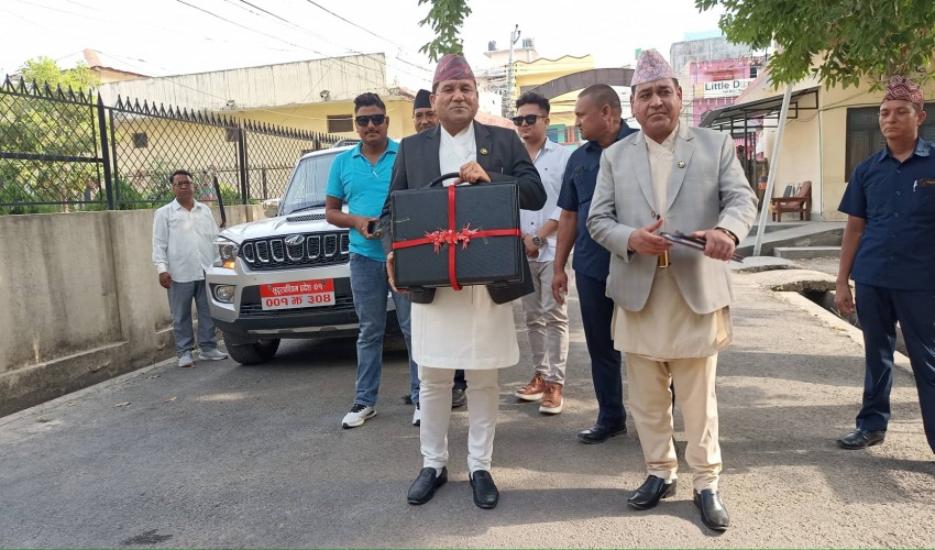 सुदूरपश्चिमको बजेटविरुद्ध सत्ता-प्रतिपक्ष एकजुट, संशोधन गर्नुपर्ने अडान