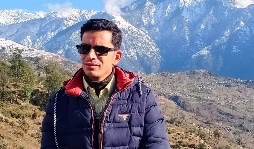 कैलालीका निलम्बित गाउँपालिका अध्यक्षलाई  मतदानमा सहभागी नगराउन माग