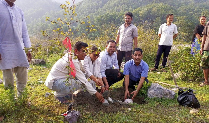 डडेल्धुराको आलितालमा खेल मैदान निर्माण हुँदै