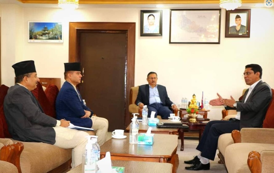 विप्लव नेकपाका प्रवक्ताले भेटे गृहमन्त्री खाणलाई, आफ्ना कार्यकर्ता रिहाइको माग