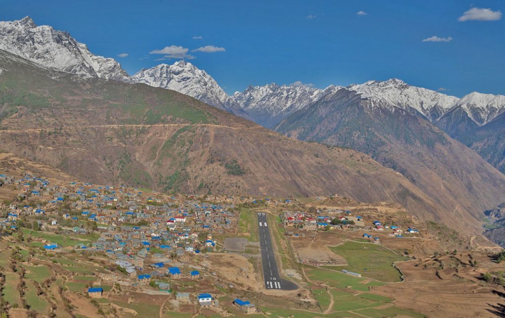 हुम्लामा हवाई उडान बन्द, खाद्यान्न अभाव