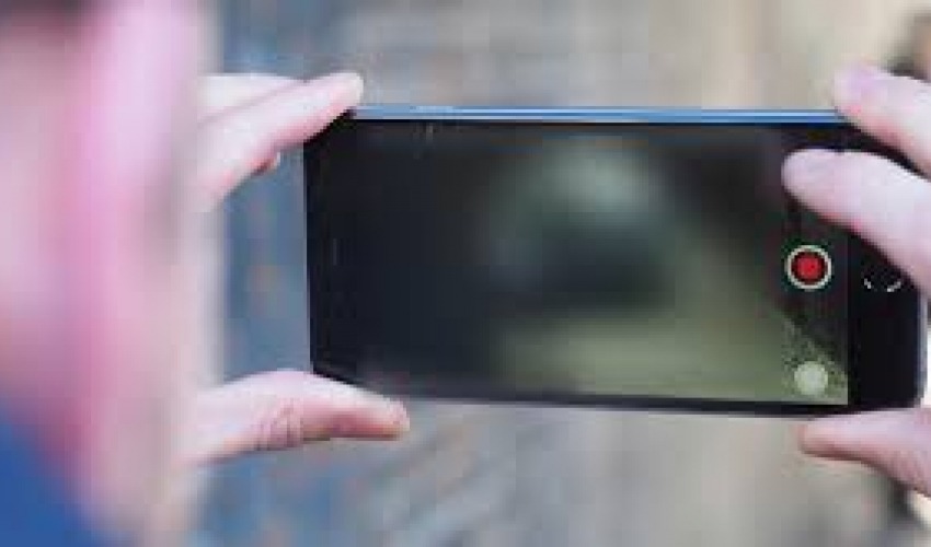 दार्चुलाका शिक्षकले जब झुक्किएर आफ्नै ‘पोर्न भिडियो’ अरुलाई पठाए…