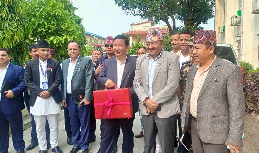 प्रदेश १ मा बजेट प्रस्तुत हुँदै