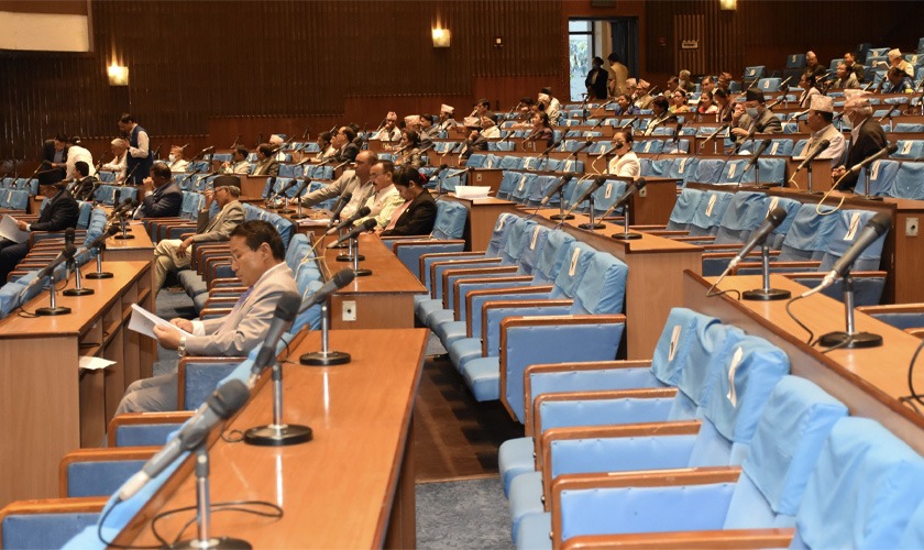 प्रतिनिधिसभा बैठक : सांसदले नै पाएनन् विधेयक