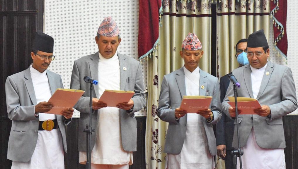 नवनियुक्त ४ मन्त्री र एक राज्यमन्त्रीले लिए शपथ