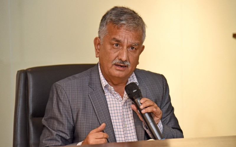 वृद्धभत्ता एमालेको ब्रान्ड हो, ६८ वर्ष गर्नुस् कि ५८ : पूर्वअर्थमन्त्री पाण्डे