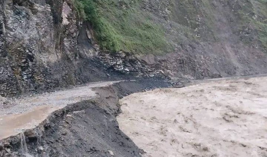 पहिरोका कारण सुदूरपश्चिमका राजमार्गहरु अवरुद्ध