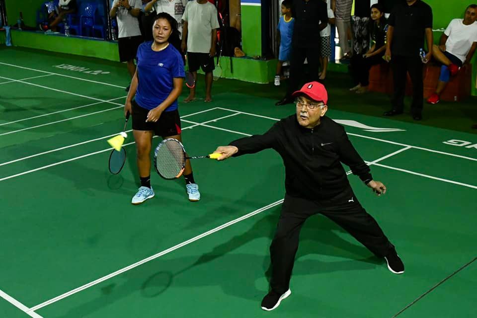 गृह जिल्ला झापामा व्याटमिन्टन खेल्दै एमाले अध्यक्ष ओली