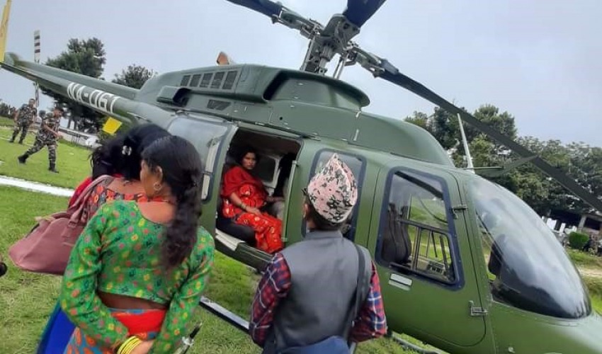 अछाममा पेटमै बच्चा मरेपछि गर्भवतीको निःशुल्क हवाइ उद्धार