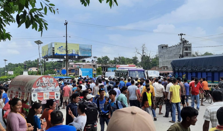 अत्तरियामा चक्काजाम !