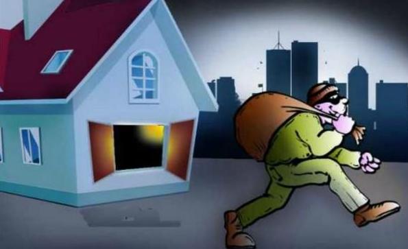 कञ्चनपुरमा दिनदहाडै एक घरमा लुटपाट