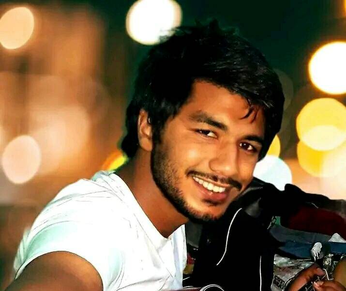 बाजुरामा जन्मेका ज्ञानेन्द्र गिरी संगित क्षेत्रमा चर्चित बन्दै