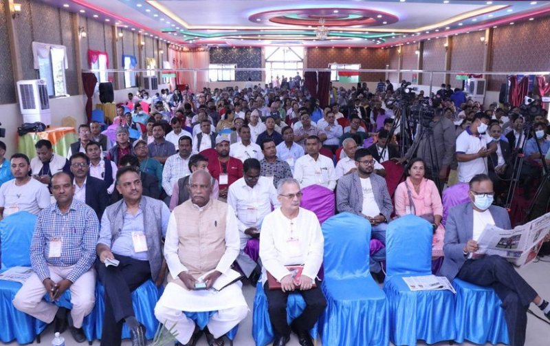 बाबुराम पक्षको बैठकमा १०६ जना केन्द्रीय सदस्य उपस्थित