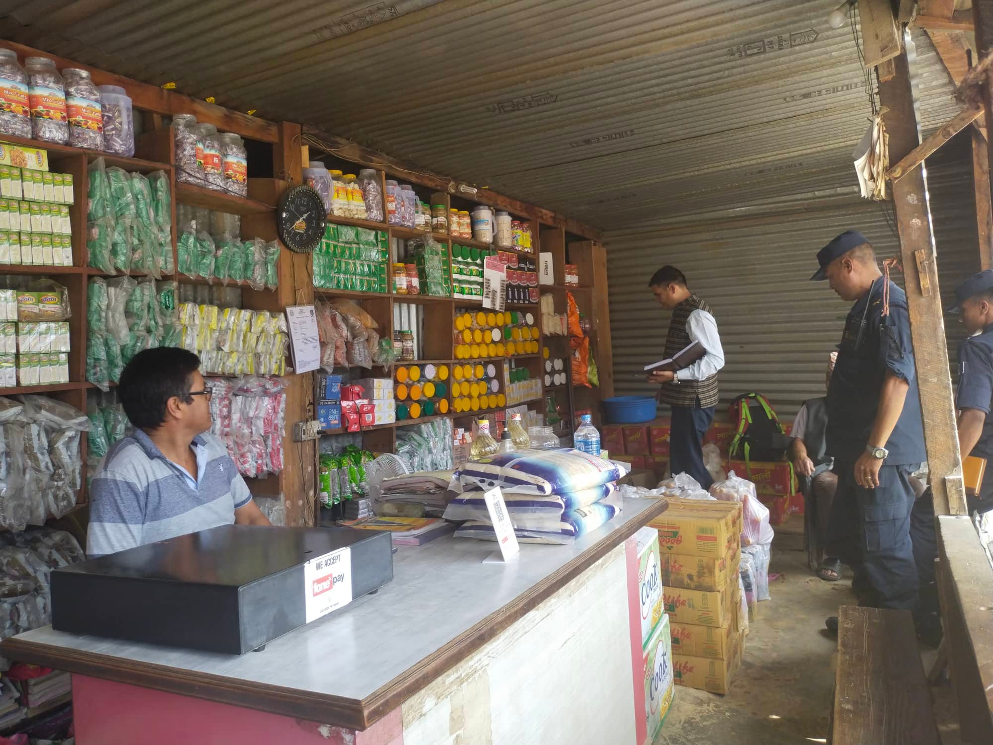 प्रशासन कार्यालयको अगुवाईमा मार्तडी बजारको अनुगमन