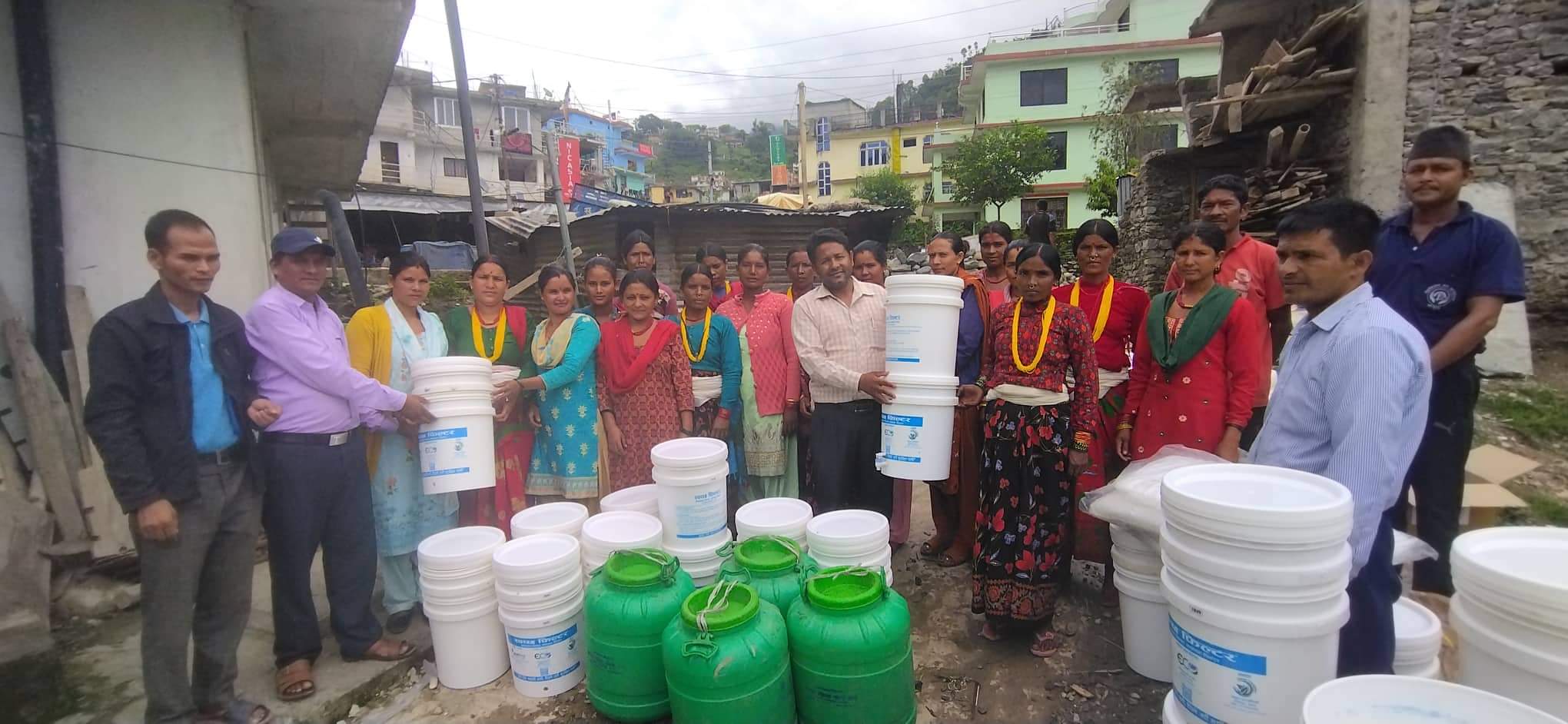 सहास नेपालद्वारा ५० जना कृषकलाई खानेपानी फिल्टर वितरण