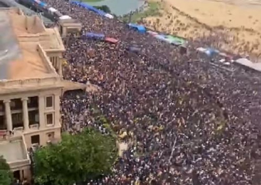 श्रीलंकाको राष्ट्रपति भवनमा प्रदर्शनकारी प्रवेश, कोलम्बोमा तनाव