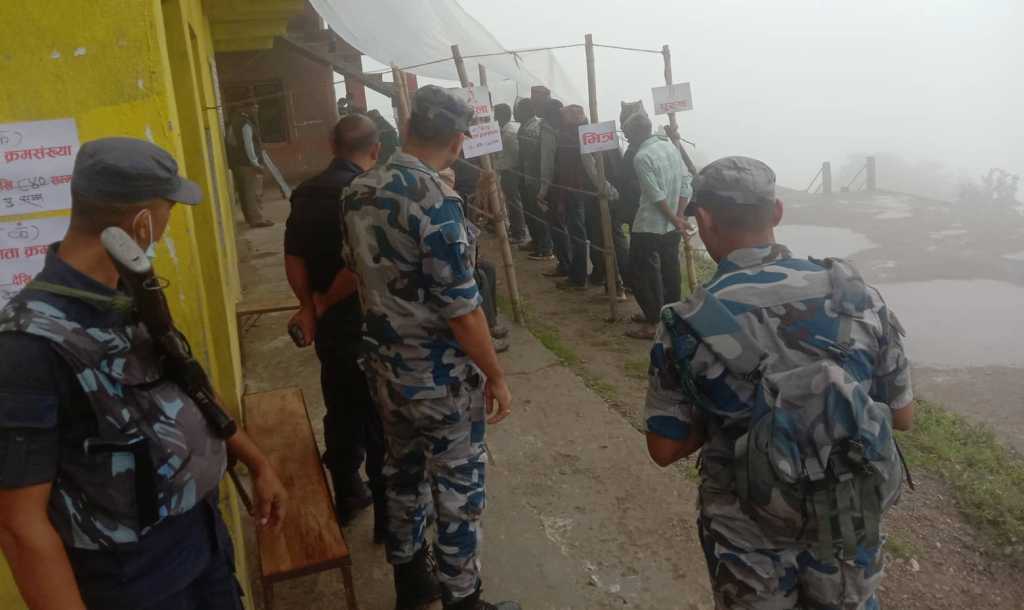 थुमा माविको मतदान केन्द्रमा साढे २ बजेसम्म ११३१ मत खस्यो