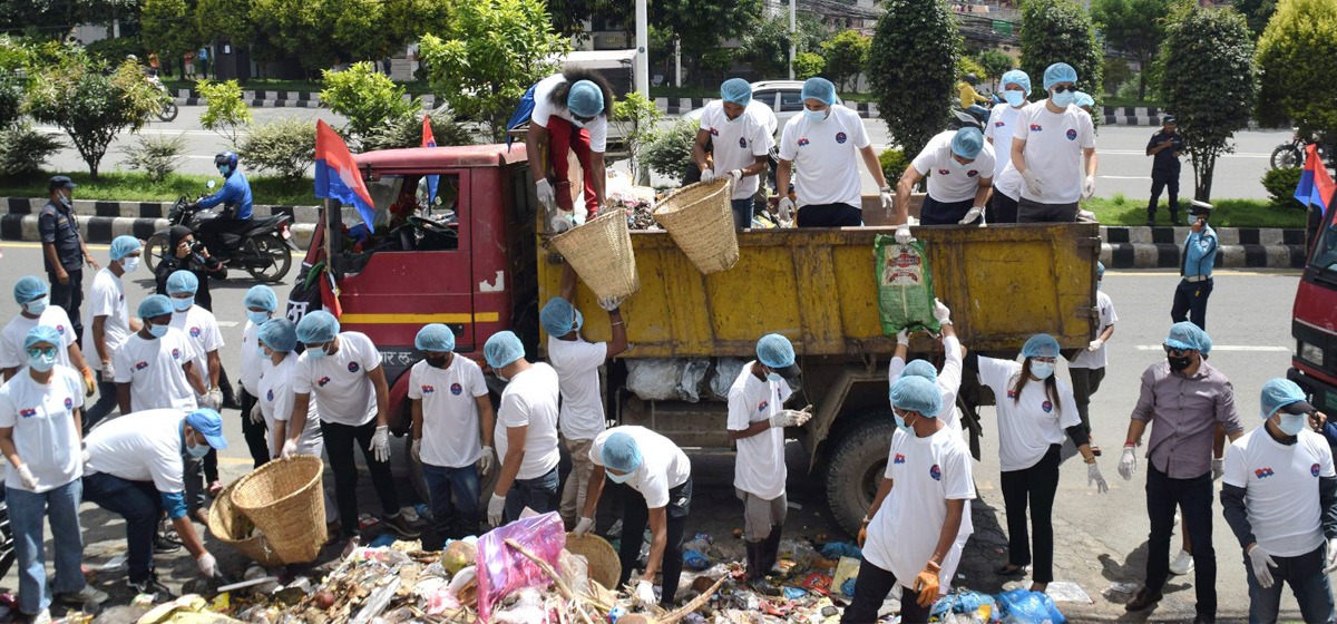 युवा संघले गर्‍यो बोनेश्वरको फोहोर सफा (फाेटाेफिचर)