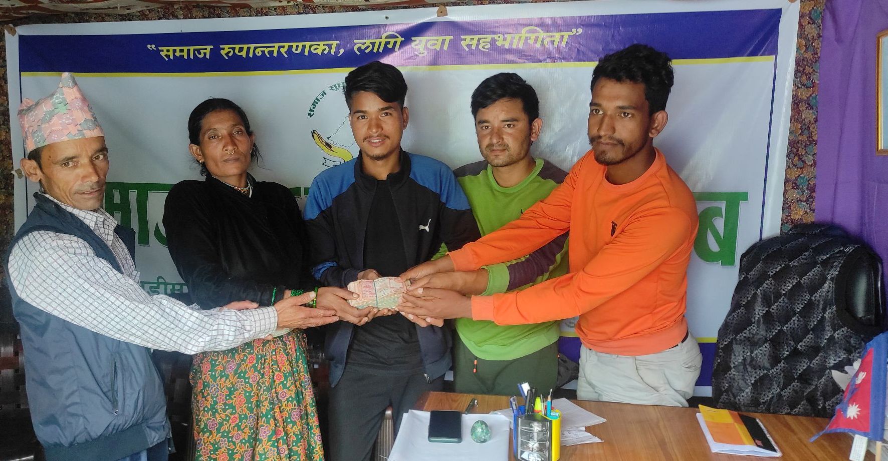 क्यान्सर पिडीत सार्कीलाई आर्थिक सहयोग