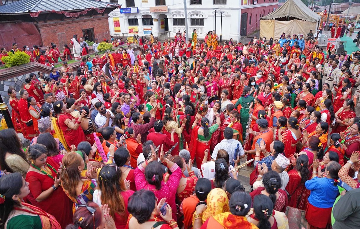 आज हरितालिका तीज, देशभरका शिव मन्दिरमा व्रतालुहरूको भीड