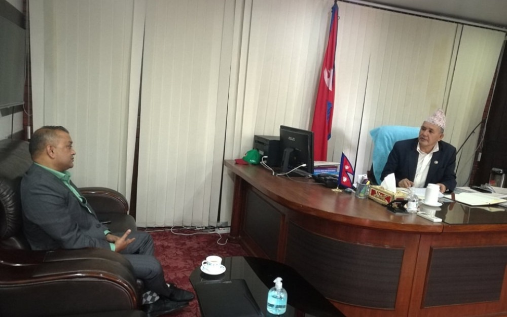 स्वास्थ्यमन्त्री खापुङलाई गगन थापाका तीन सुझाव