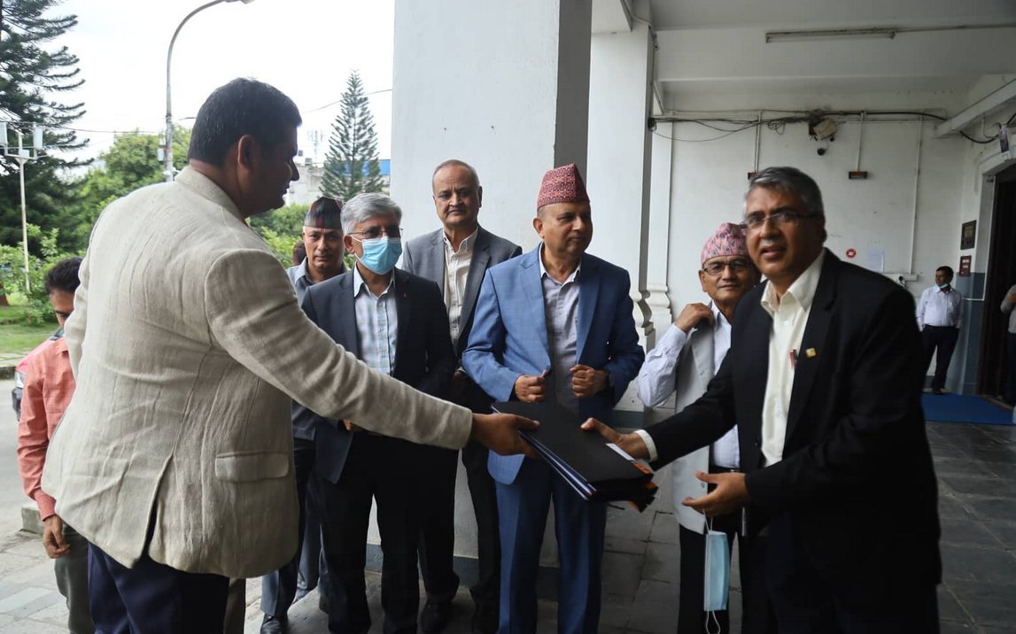 चुनावका लागि एमालेले गरायो दल दर्ता