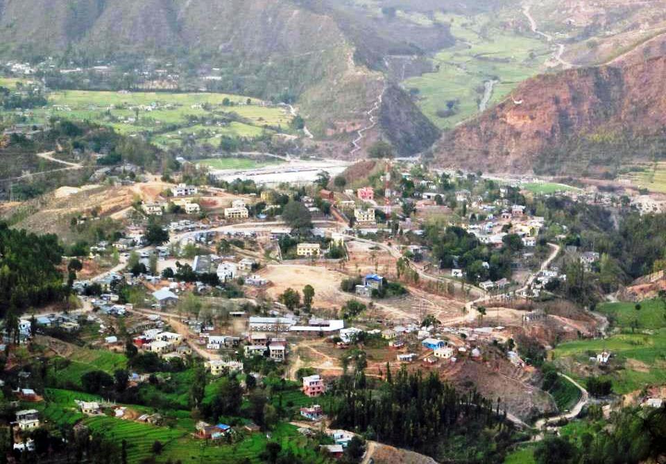 डोटीमा मदिरा सेवन गर्नेलाई ढुङ्गा बोकाउने सजाय