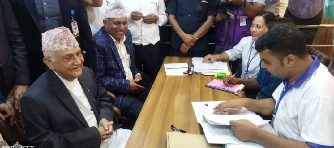 एमाले अध्यक्ष ओलीद्वारा झापा- ५ बाट मनोनयन दर्ता