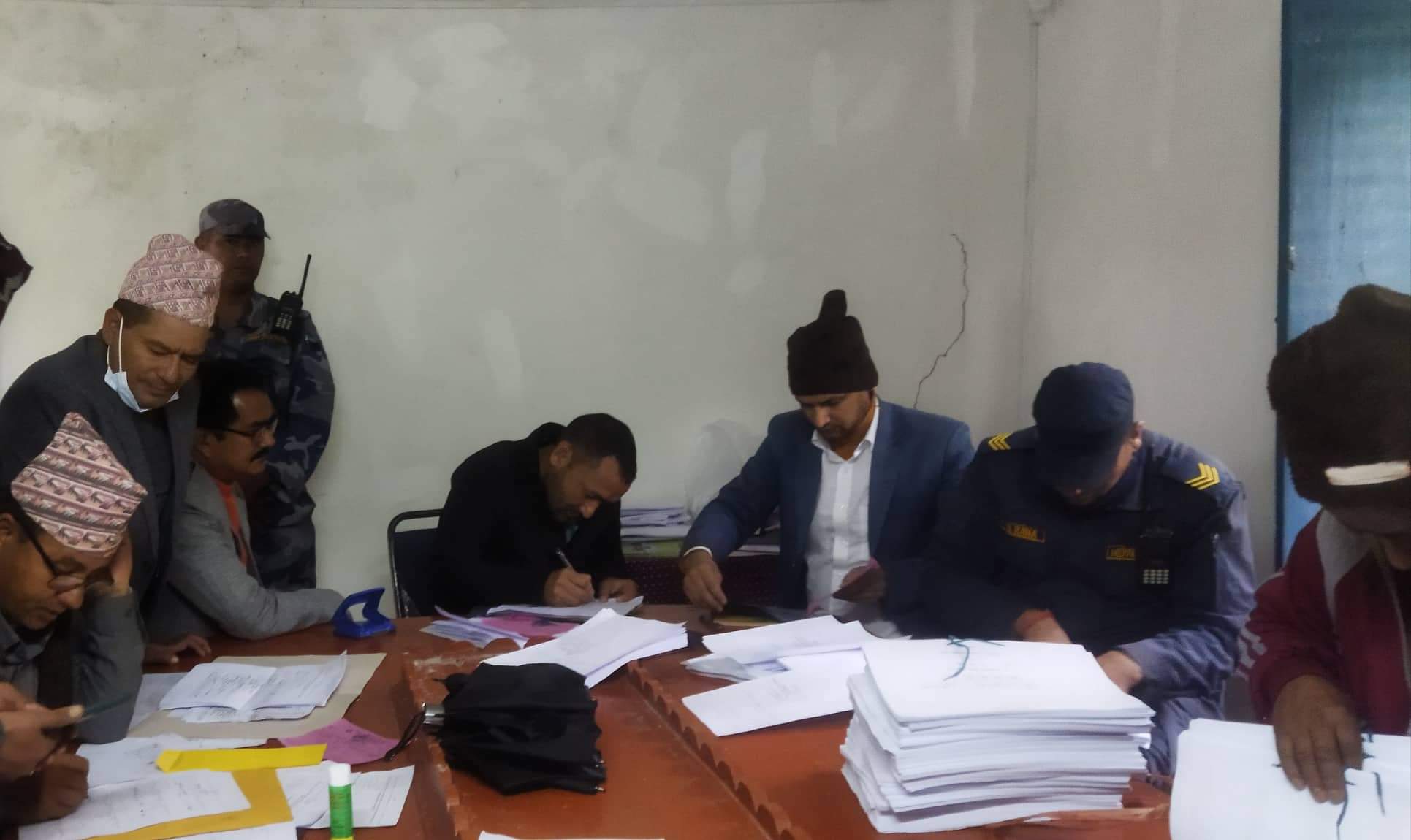 एमालेका केन्द्रीय सदस्य बाेगटीद्वारा प्रदेश सभा (क) मा स्वतन्त्र उम्मेदवारी दर्ता