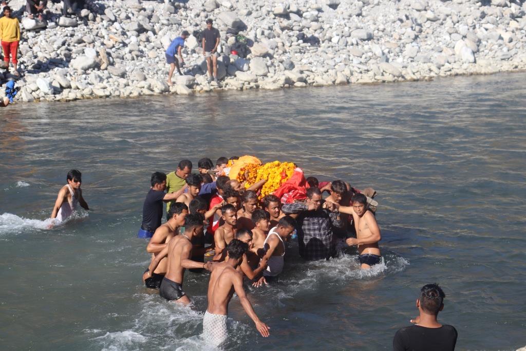 विद्यार्थी नेता अयडीको बुढीग‌गा नदिमा अन्त्यष्टि