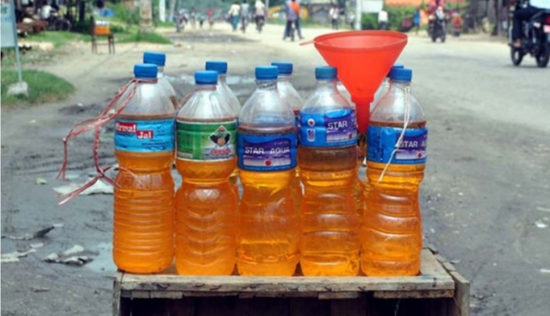 सुदूरपश्चिममा बोतल र जर्किनमा पेट्रोलियम पदार्थ बिक्रीमा रोक